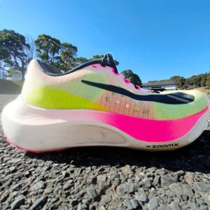 【NIKE】ズームフライ5 レビュー｜ズームフライ4との違いも解説