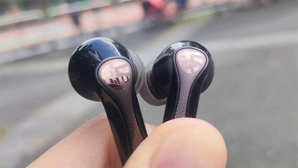 Air5 Pro 外観