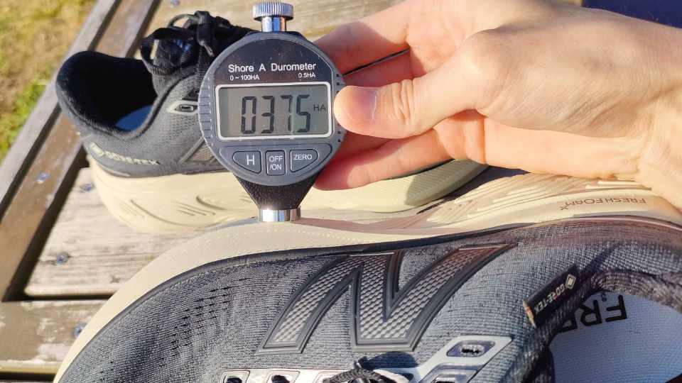 Fresh Foam 880 v15 硬度