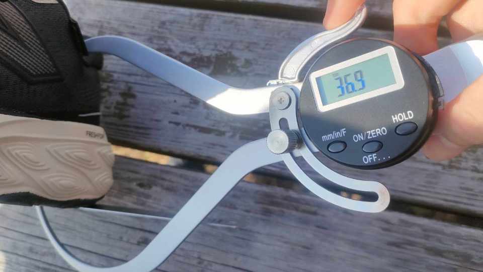 880v15 厚さの測定