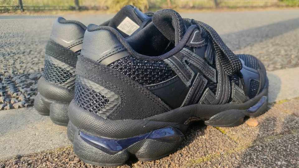 TIGRUN 後方斜視図