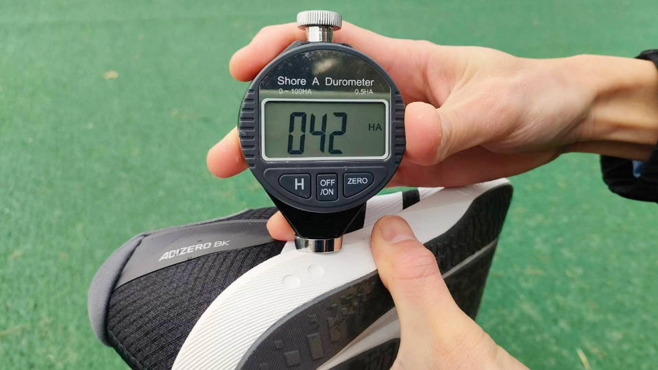 アディゼロBK ミッドソール硬度