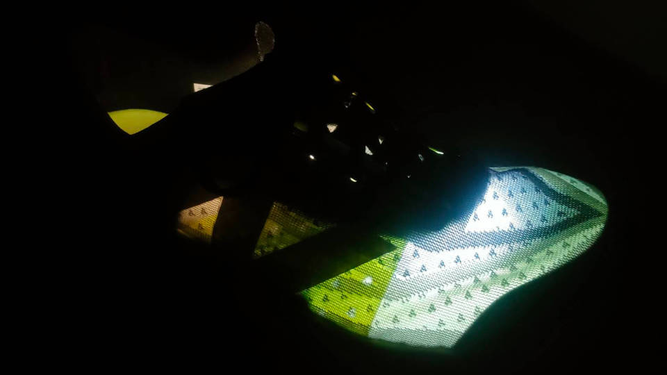 Rebel v4 光の透過性