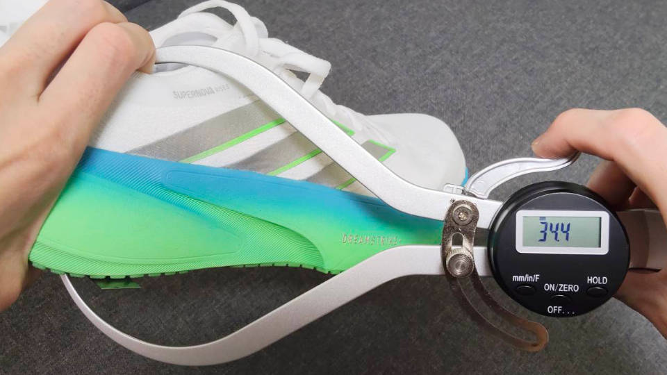 スーパーノヴァライズ3 厚さ