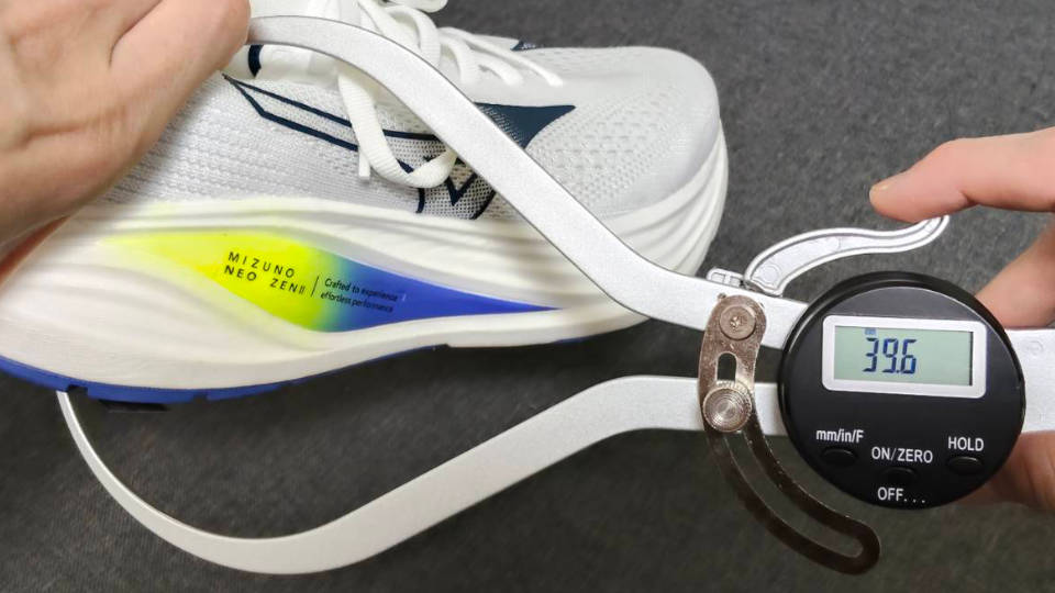 ミズノネオゼン2 厚さ