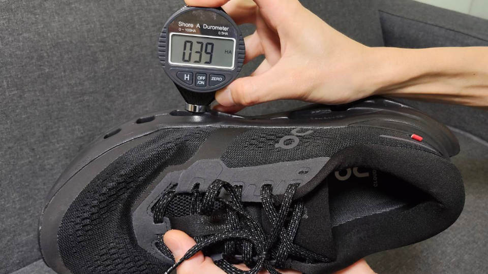 クラウドランナー3 ソール硬度